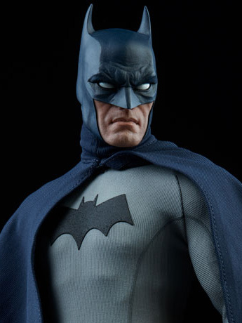 DC Comics Batman 1/6 Scale Figure (2nd Edition) Gallery Image 2