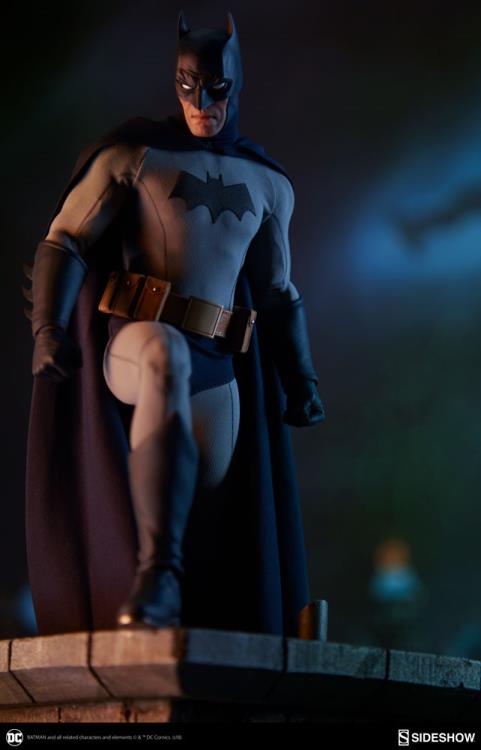 DC Comics Batman 1/6 Scale Figure (2nd Edition) Gallery Image 11