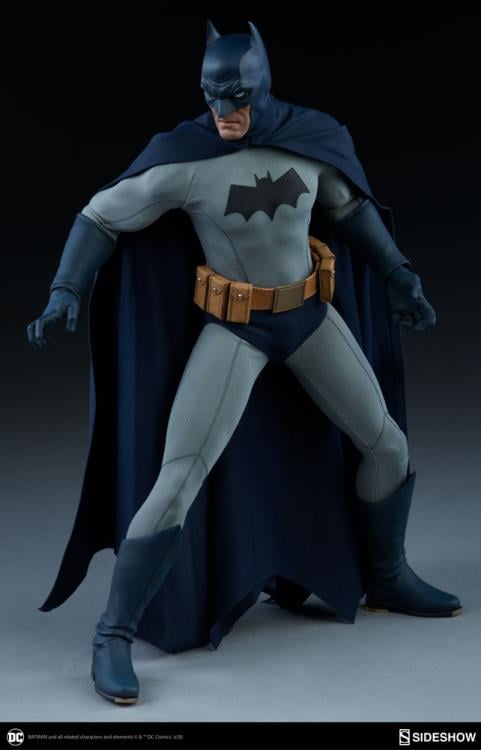 DC Comics Batman 1/6 Scale Figure (2nd Edition) Gallery Image 4