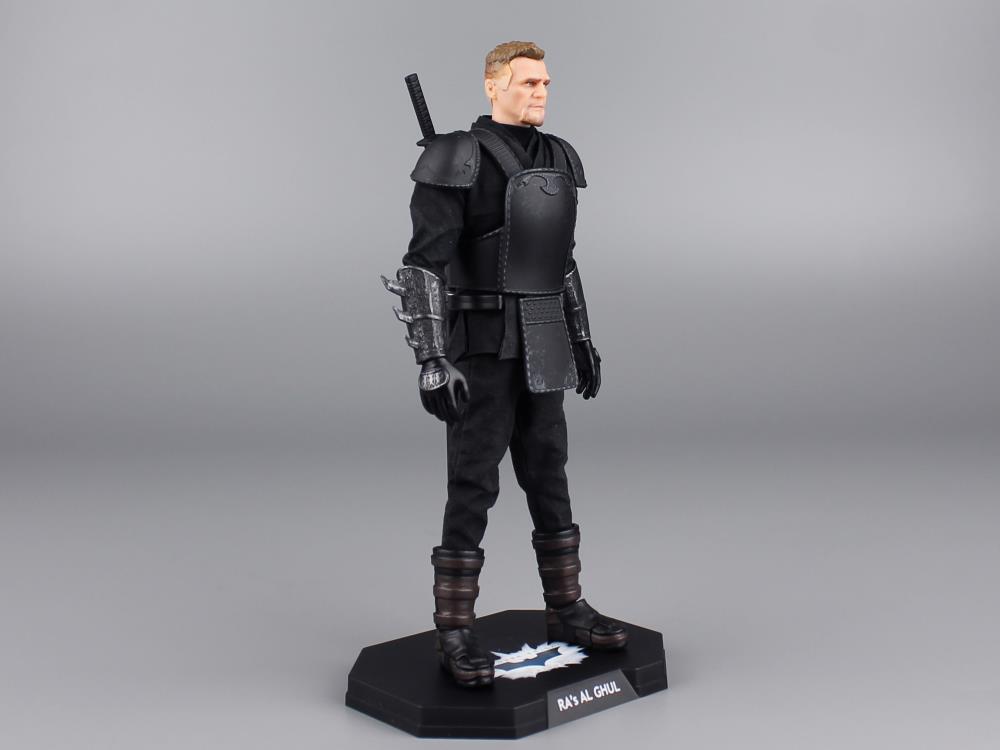 Batman Begins Bruce Wayne & Henri Ducard 1/12 Scale Exclusive Two-Pack Gallery Image 10