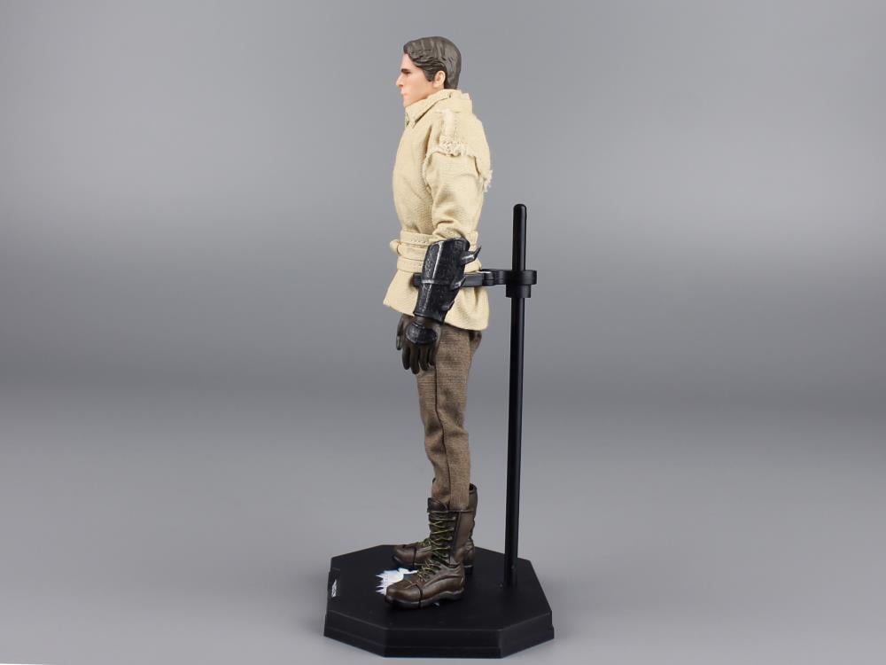 Batman Begins Bruce Wayne & Henri Ducard 1/12 Scale Exclusive Two-Pack Gallery Image 5