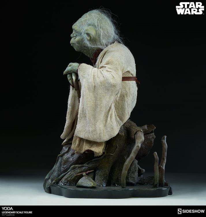 Star Wars Legendary Scale Yoda (Empire Strikes Back) Figure Gallery Image 5