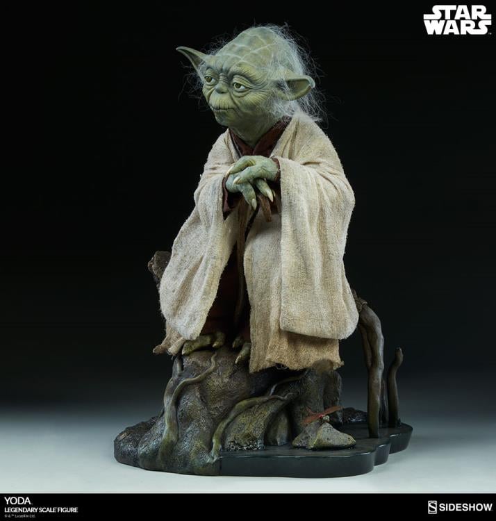 Star Wars Legendary Scale Yoda (Empire Strikes Back) Figure Gallery Image 3