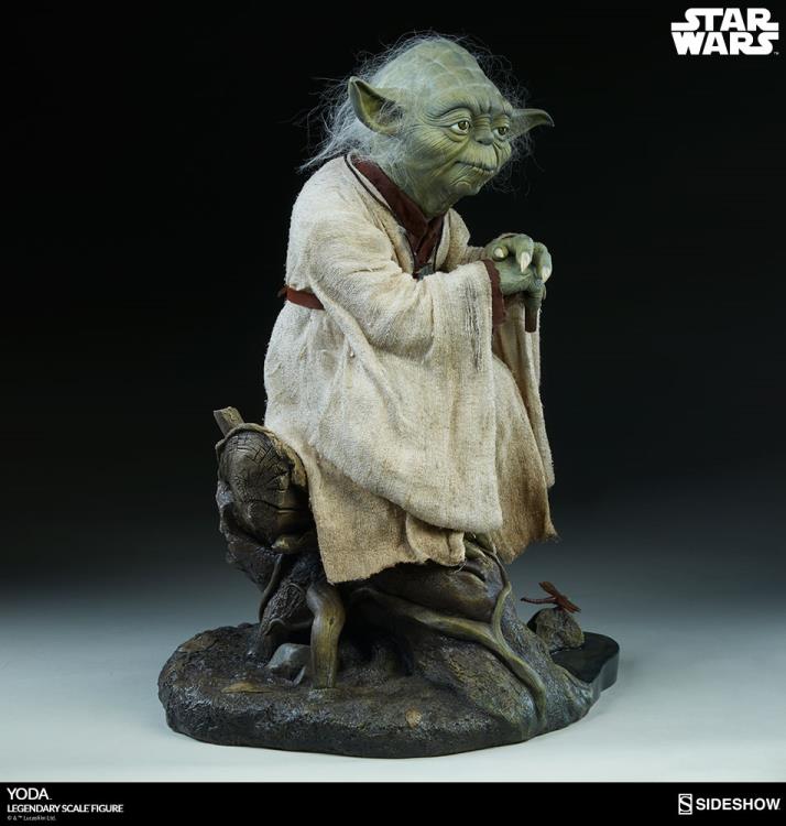 Star Wars Legendary Scale Yoda (Empire Strikes Back) Figure Gallery Image 7