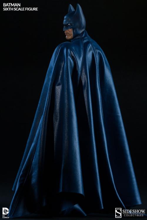 DC Comics Batman 1/6th Scale Figure Gallery Image 4
