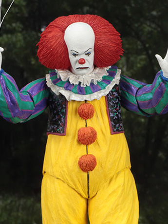 IT (1990) Ultimate Pennywise Figure Gallery Image 2