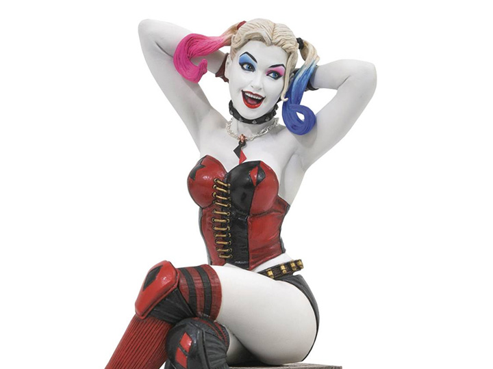 Suicide Squad (Comic) Gallery Harley Quinn Figure Gallery Image 1