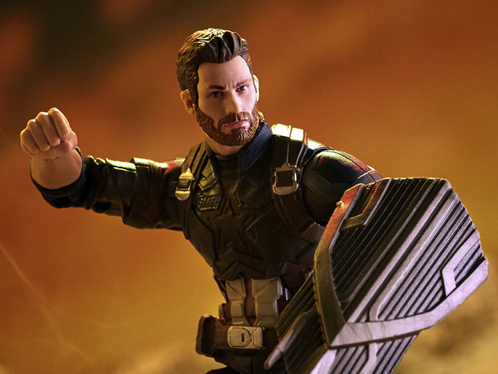 Avengers: Infinity War Marvel Legends Captain America (Thanos BAF) Gallery Image 1
