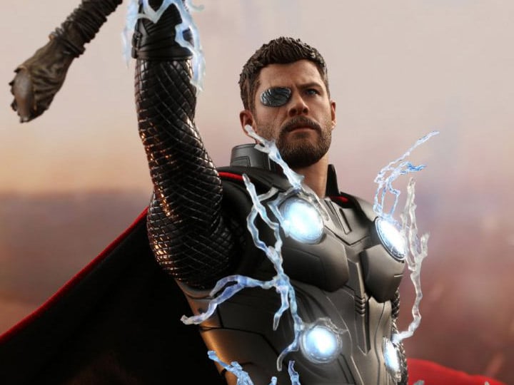 Avengers: Infinity War MMS474 Thor 1/6 Scale Collectible Figure Gallery Image 1