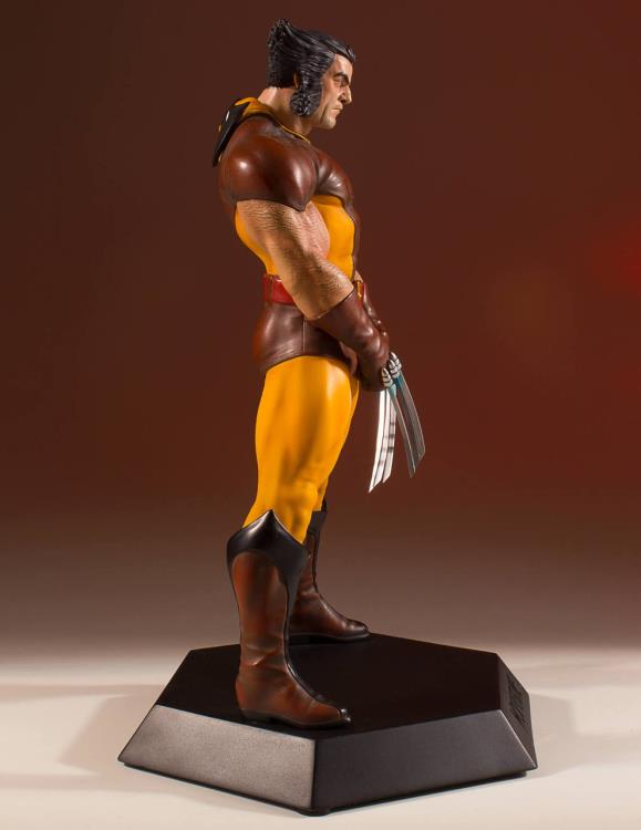 Marvel Collector's Gallery Wolverine (1980) Statue Gallery Image 9