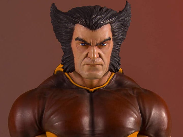 Marvel Collector's Gallery Wolverine (1980) Statue Gallery Image 1