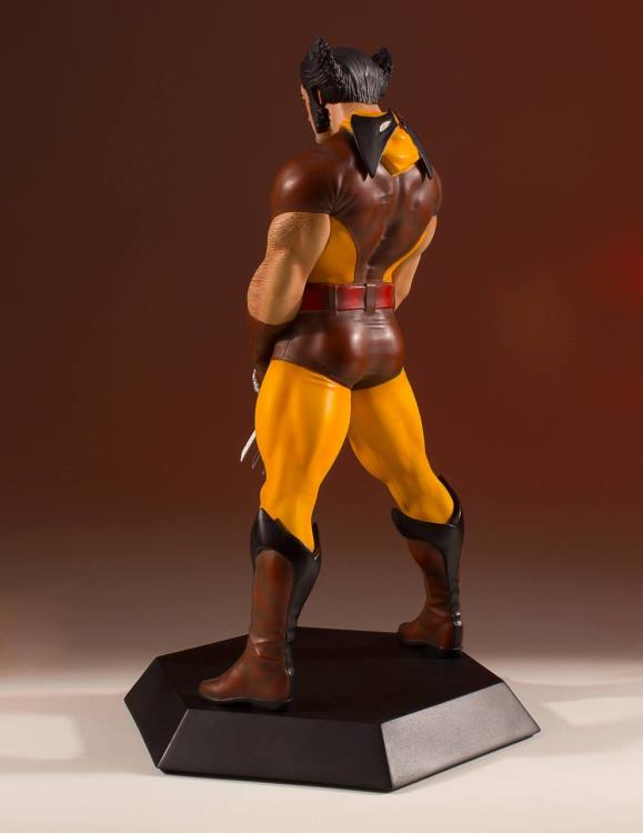 Marvel Collector's Gallery Wolverine (1980) Statue Gallery Image 6