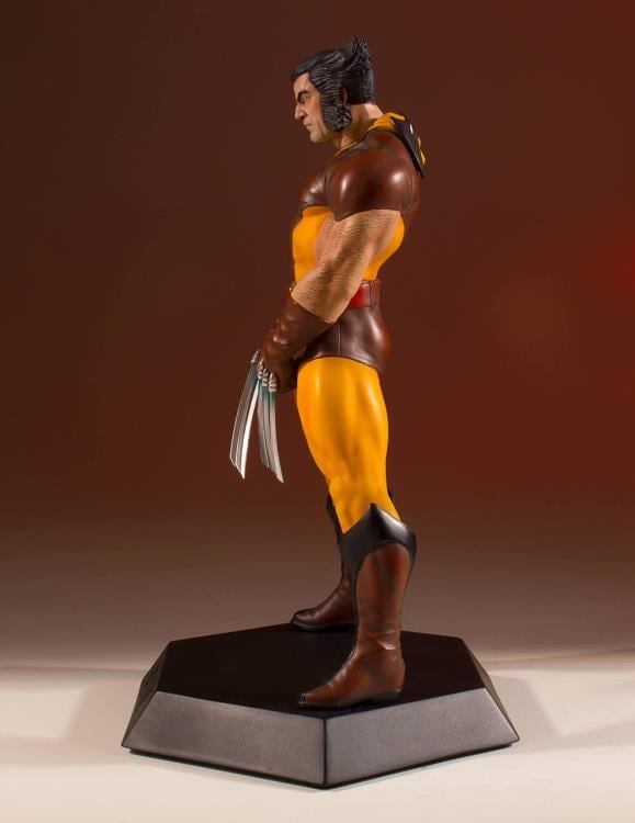 Marvel Collector's Gallery Wolverine (1980) Statue Gallery Image 5