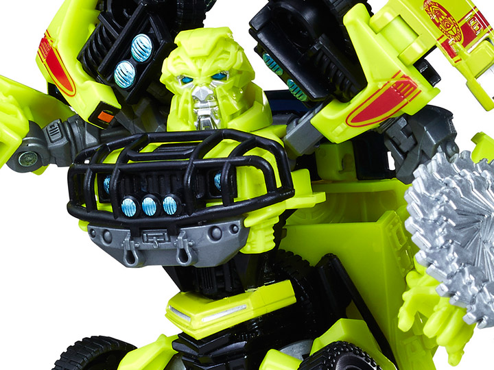 Transformers Studio Series 04 Deluxe Ratchet Gallery Image 1