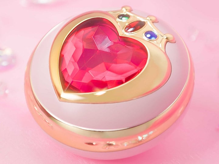 Sailor Moon Proplica Sailor Chibi Moon Prism Heart Compact Gallery Image 1