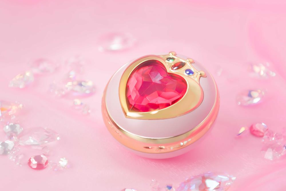 Sailor Moon Proplica Sailor Chibi Moon Prism Heart Compact Gallery Image 6