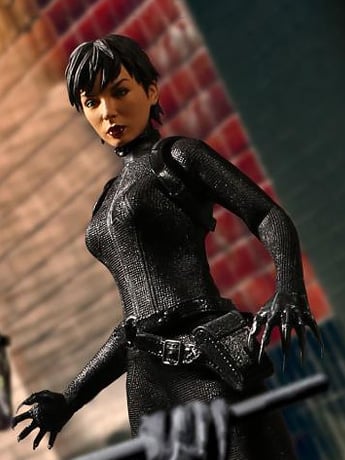 DC Comics One:12 Collective Catwoman Gallery Image 2