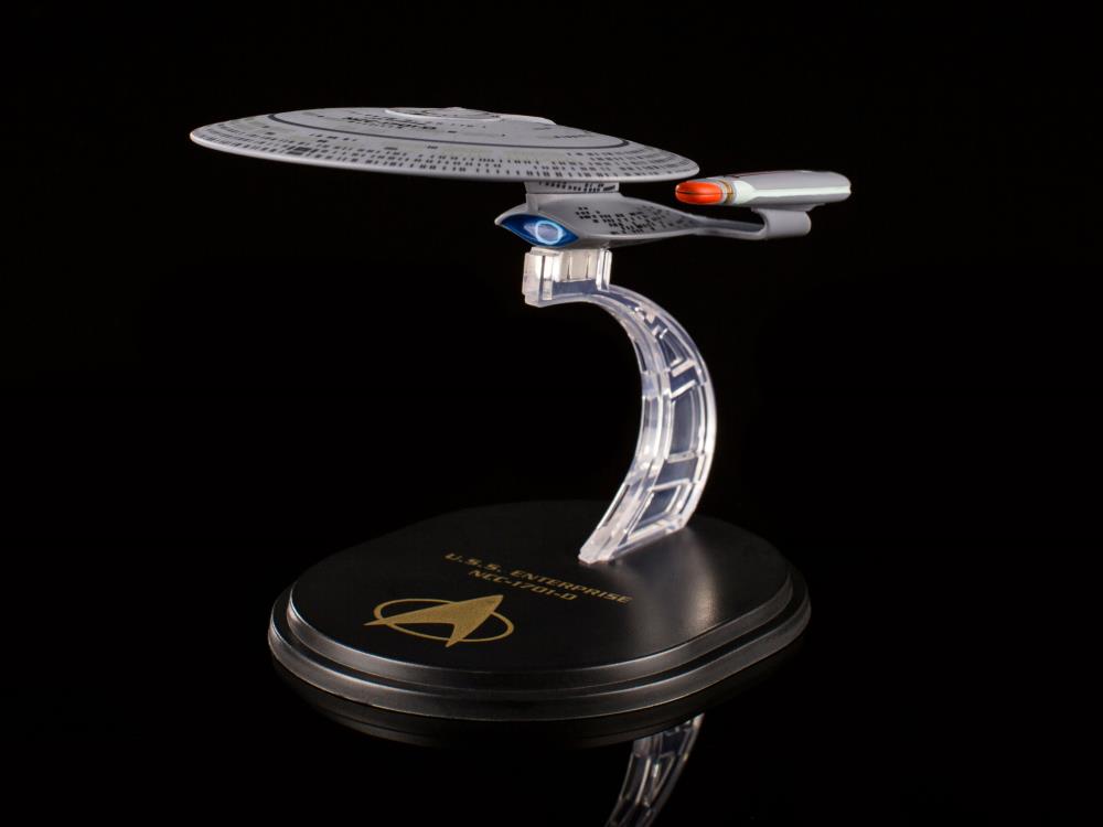 Star Trek: The Next Generation Mini Master U.S.S. Enterprise NCC-1701-D Replica Gallery Image 3