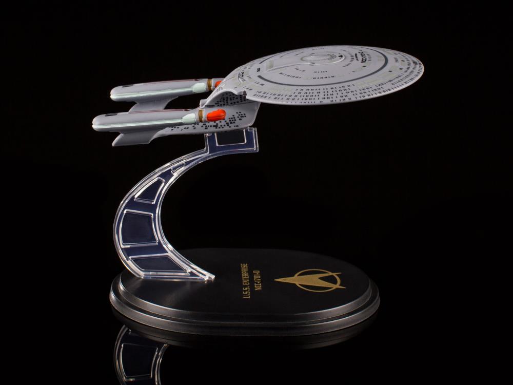 Star Trek: The Next Generation Mini Master U.S.S. Enterprise NCC-1701-D Replica Gallery Image 10