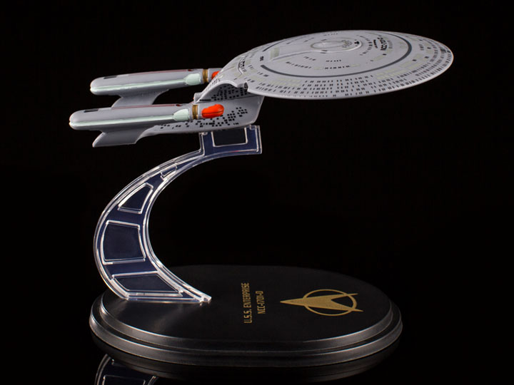 Star Trek: The Next Generation Mini Master U.S.S. Enterprise NCC-1701-D Replica Gallery Image 1