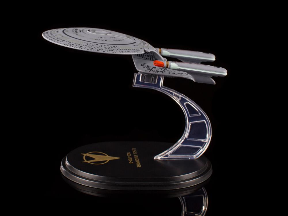 Star Trek: The Next Generation Mini Master U.S.S. Enterprise NCC-1701-D Replica Gallery Image 4
