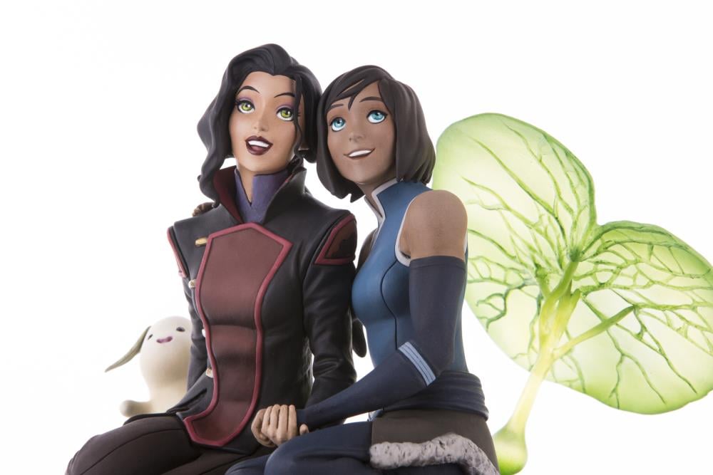 The Legend of Korra Korra & Asami in the Spirit World Statue Gallery Image 11
