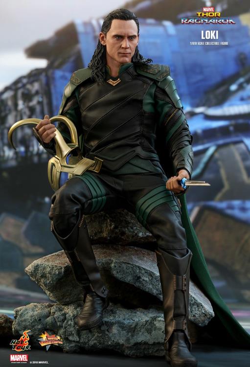 Thor: Ragnarok MMS472 Loki 1/6th Scale Collectible Figure Gallery Image 4