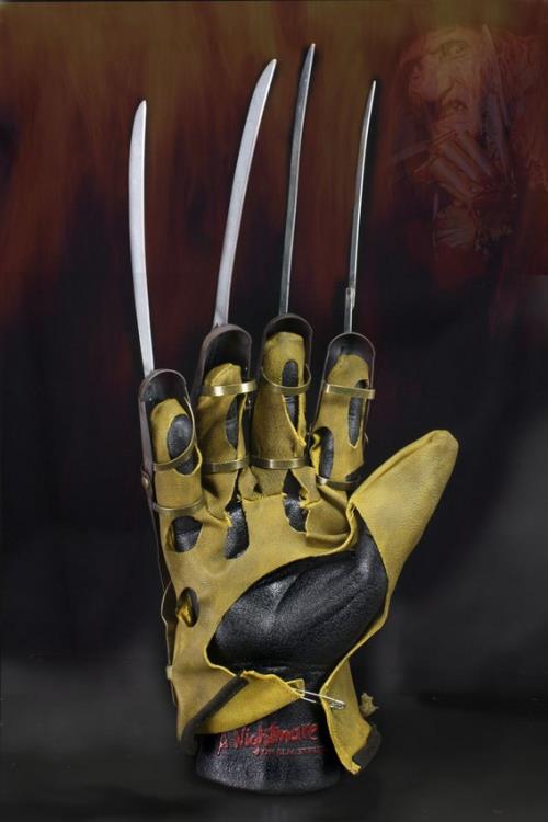 A Nightmare on Elm Street Freddy Krueger Glove Prop Replica Gallery Image 3