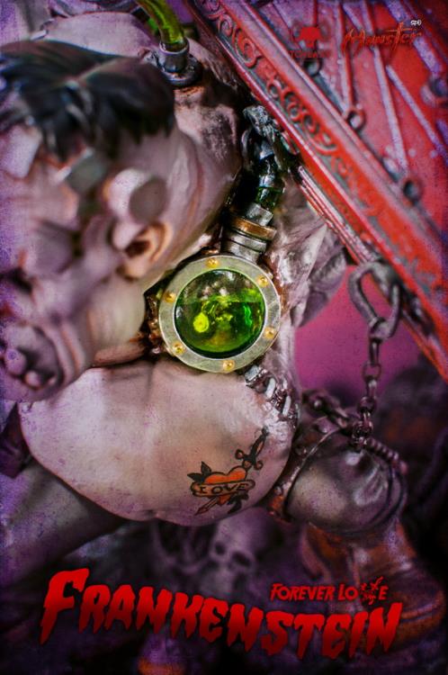 Monster Frankenstein Forever Love Statue Gallery Image 18