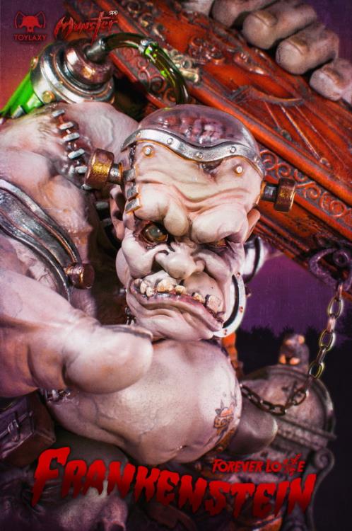 Monster Frankenstein Forever Love Statue Gallery Image 9