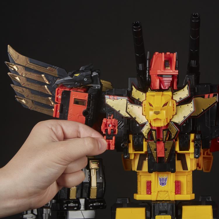 Transformers Power of the Primes Titan Class Predaking Combiner Gallery Image 12