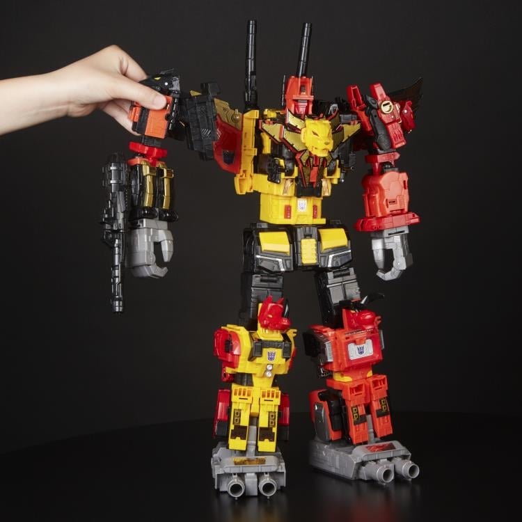 Transformers Power of the Primes Titan Class Predaking Combiner Gallery Image 9