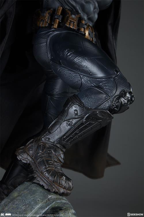 DC Comics Premium Format Batman (Arkham Cemetery) Gallery Image 22