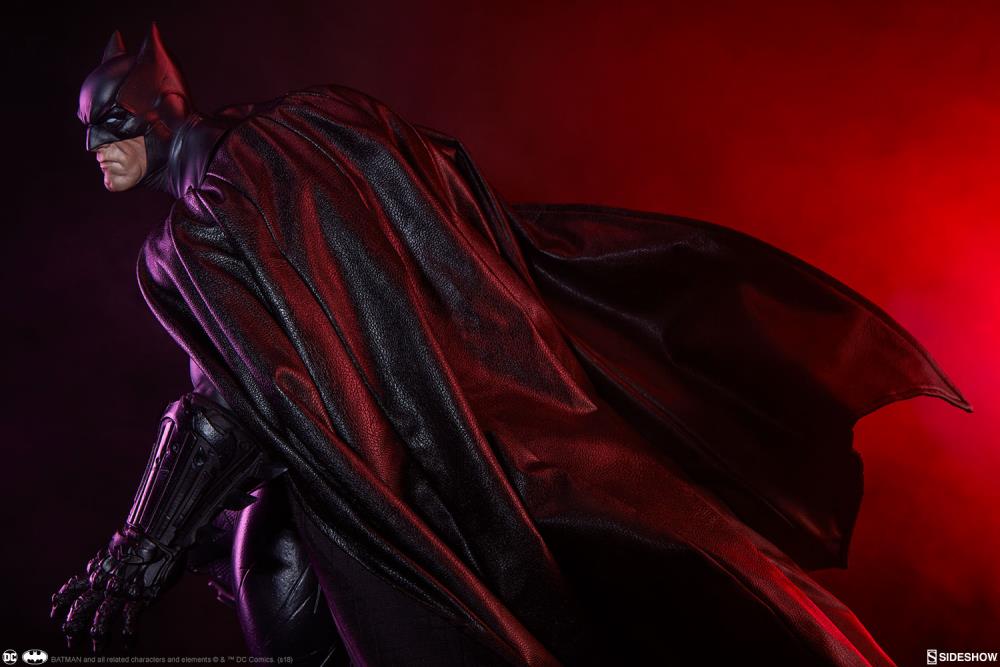 DC Comics Premium Format Batman (Arkham Cemetery) Gallery Image 26
