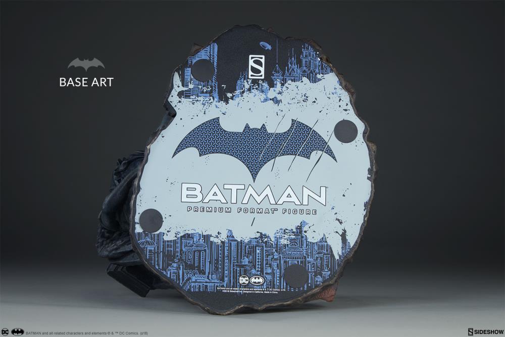 DC Comics Premium Format Batman (Arkham Cemetery) Gallery Image 24