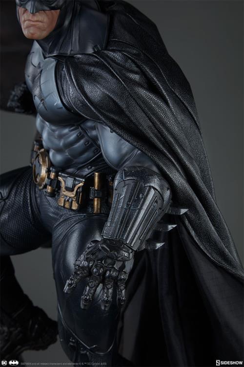 DC Comics Premium Format Batman (Arkham Cemetery) Gallery Image 16