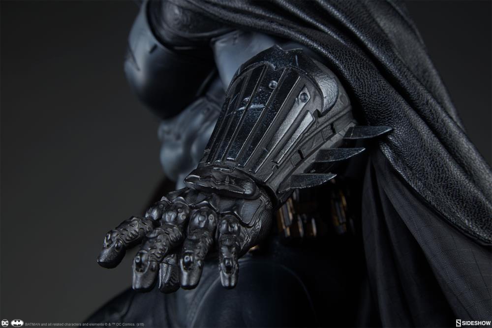 DC Comics Premium Format Batman (Arkham Cemetery) Gallery Image 15