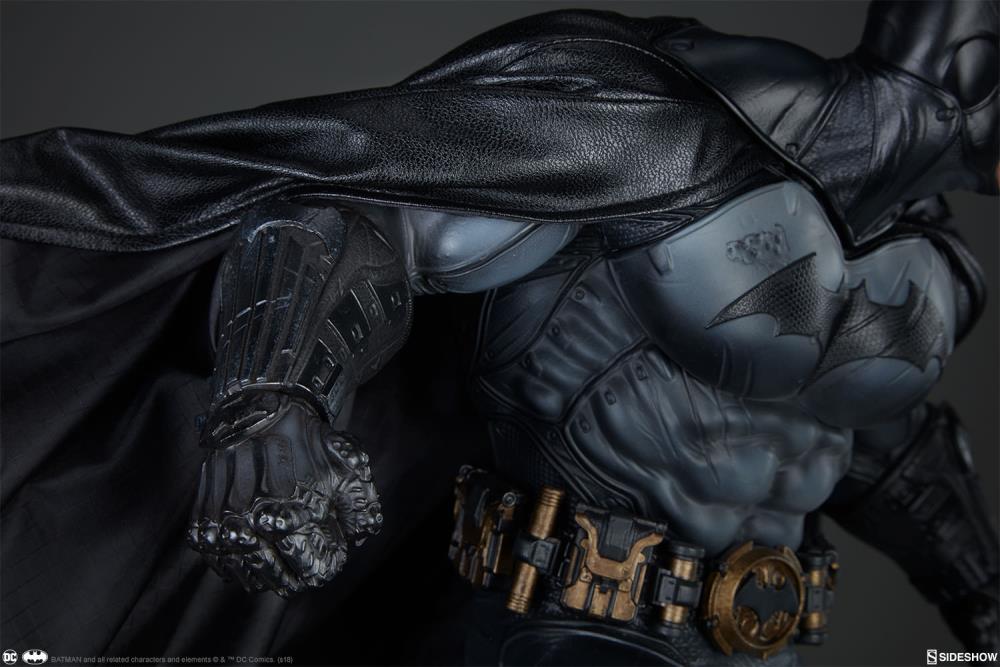 DC Comics Premium Format Batman (Arkham Cemetery) Gallery Image 20