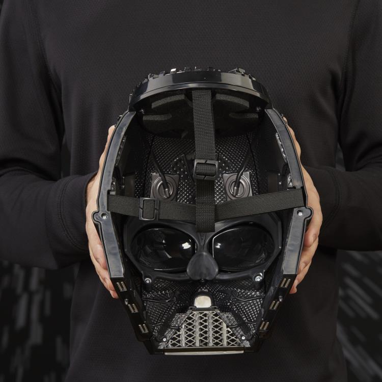 Star Wars: The Black Series Darth Vader 1:1 Scale Wearable Helmet (Electronic) Gallery Image 11