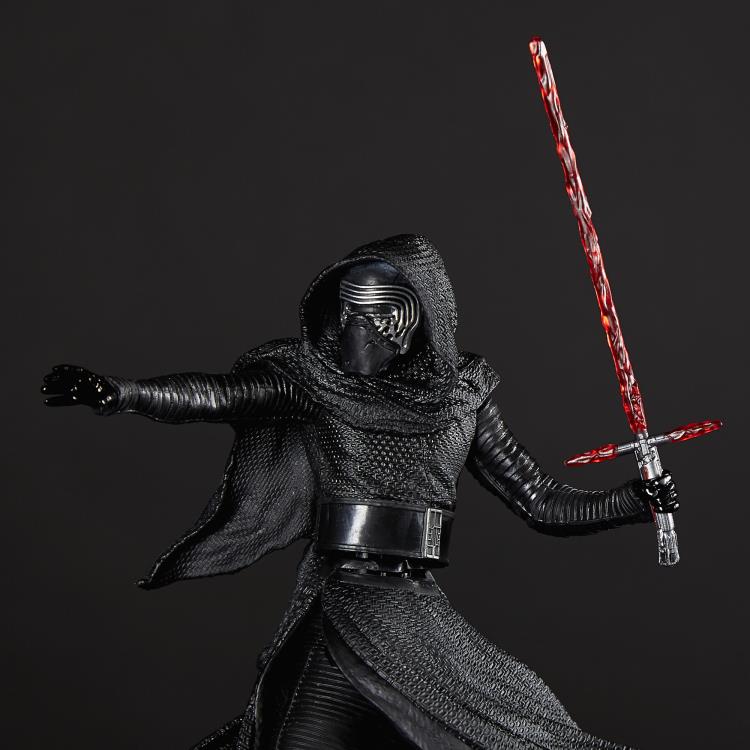 Star Wars: The Black Series Centerpiece 03 Kylo Ren Statue Gallery Image 6