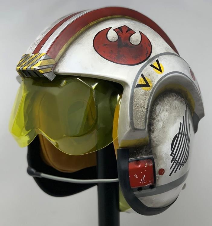 Star Wars Luke Skywalker Rebel Pilot (A New Hope) 1:1 Scale Wearable Helmet Gallery Image 3