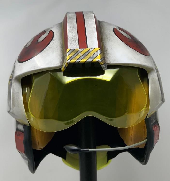 Star Wars Luke Skywalker Rebel Pilot (A New Hope) 1:1 Scale Wearable Helmet Gallery Image 4