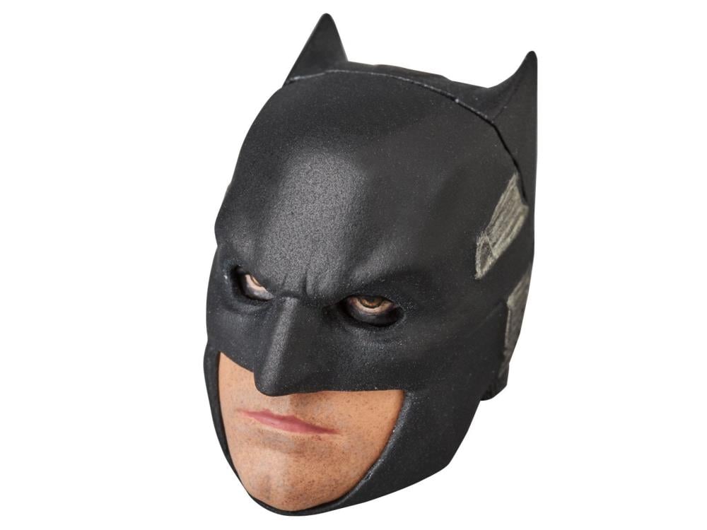 Justice League MAFEX No.076 Bruce Wayne Action Figure Gallery Image 10
