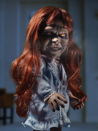 The Exorcist Mezco Designer Series Mega Scale Regan With Sound Gallery Image 2