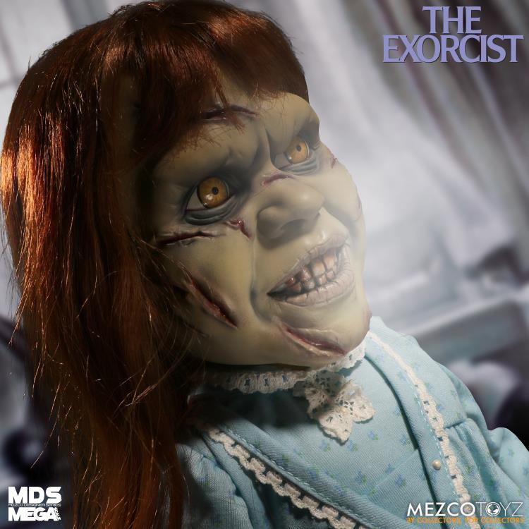 The Exorcist Mezco Designer Series Mega Scale Regan With Sound Gallery Image 9