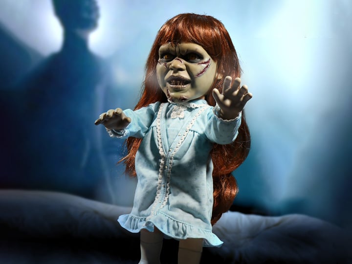 The Exorcist Mezco Designer Series Mega Scale Regan With Sound Gallery Image 1