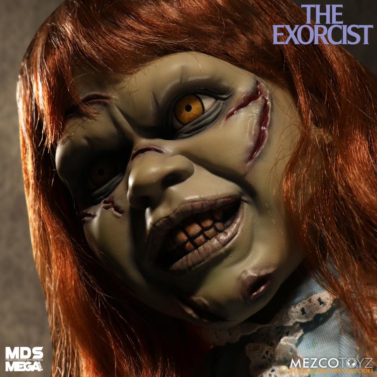 The Exorcist Mezco Designer Series Mega Scale Regan With Sound Gallery Image 11