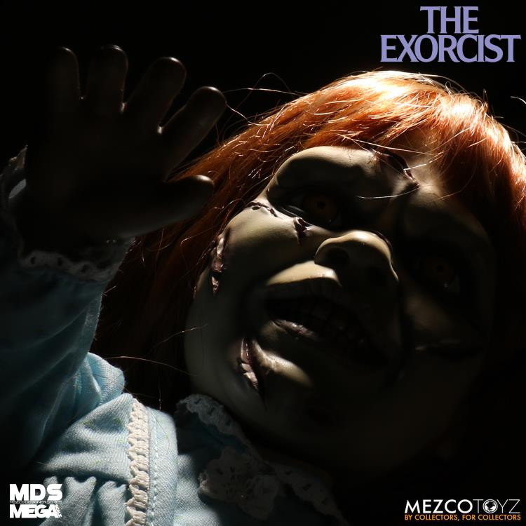 The Exorcist Mezco Designer Series Mega Scale Regan With Sound Gallery Image 13