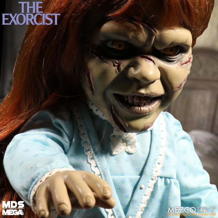 The Exorcist Mezco Designer Series Mega Scale Regan With Sound Gallery Image 12