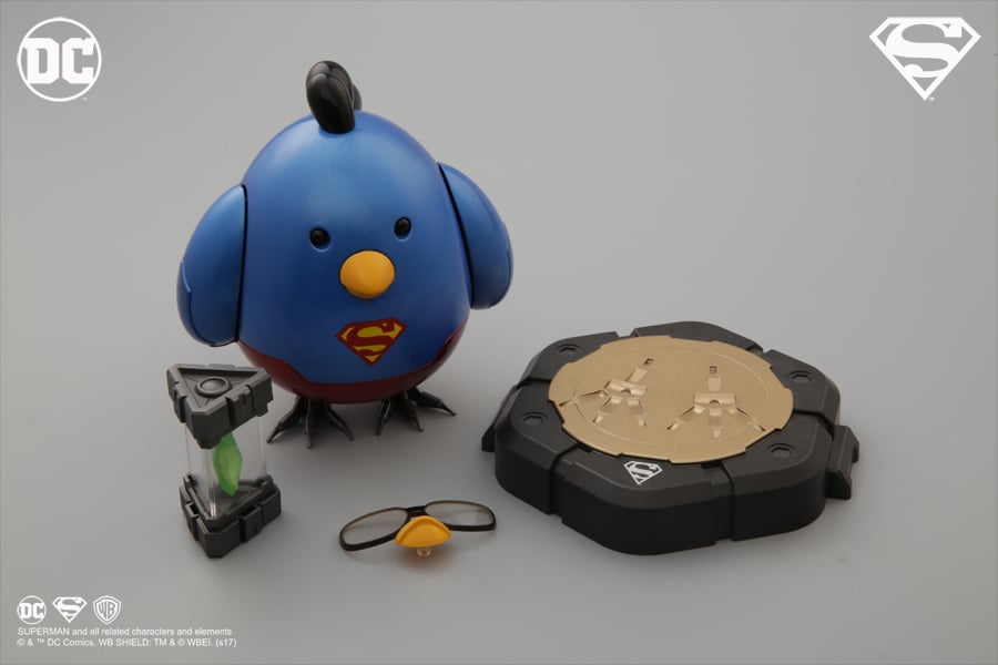 Q-Mech x DC Comics Battle Chicken (Superman) Gallery Image 9
